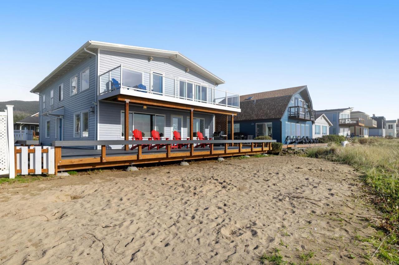Ace'S Beach House Rockaway Beach Exterior photo
